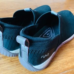 Women’s Ryka Slip-on Knit Sneaker